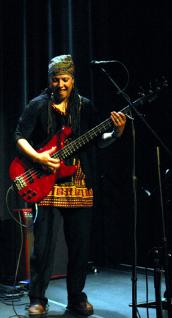 Laura Love Girls Need Guitars Benefit 2005